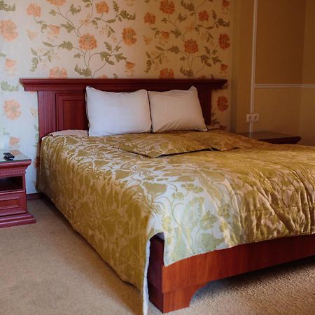 Euro Motel Lyuboml Ngoại thất bức ảnh