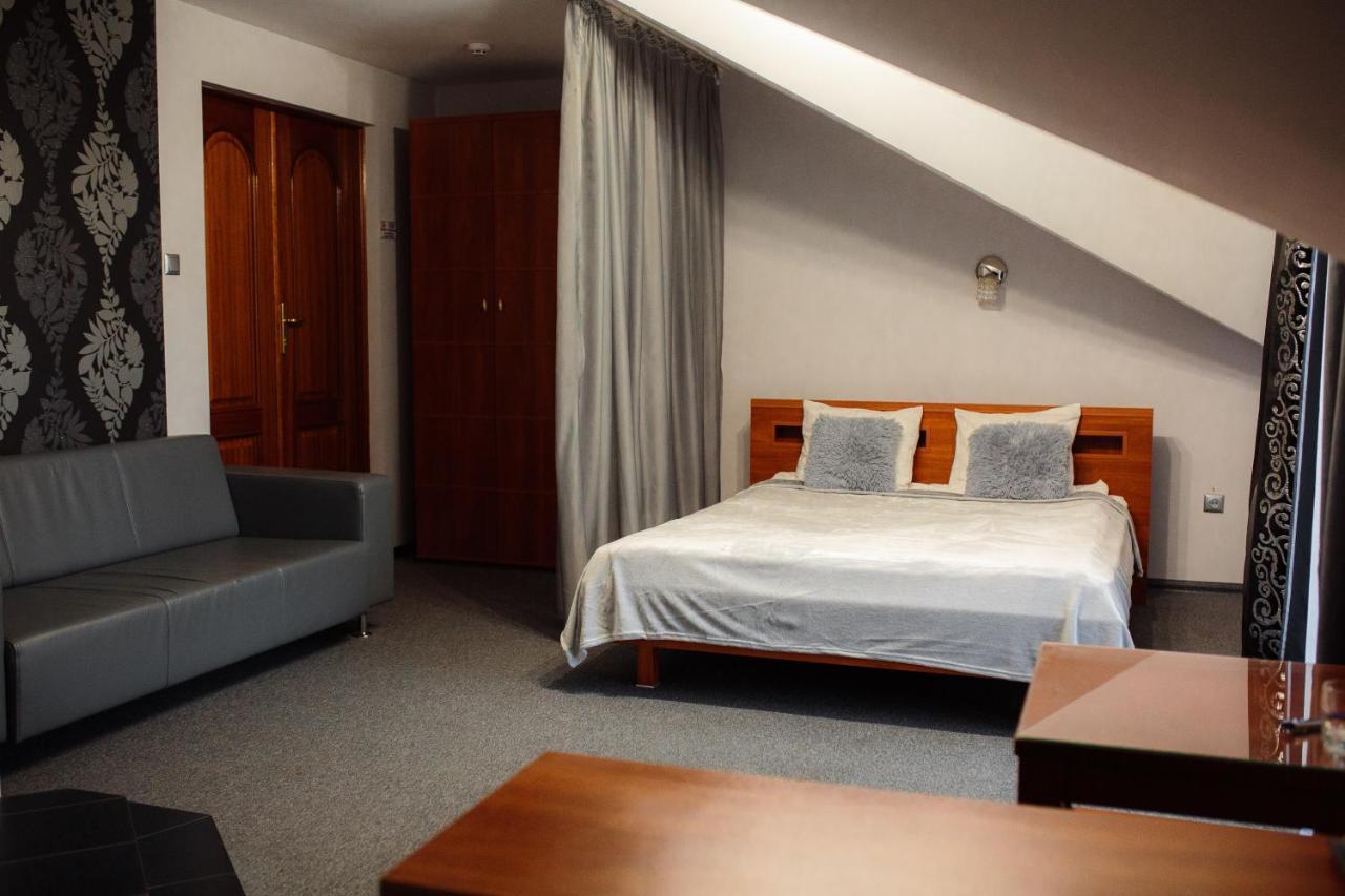 Euro Motel Lyuboml Ngoại thất bức ảnh