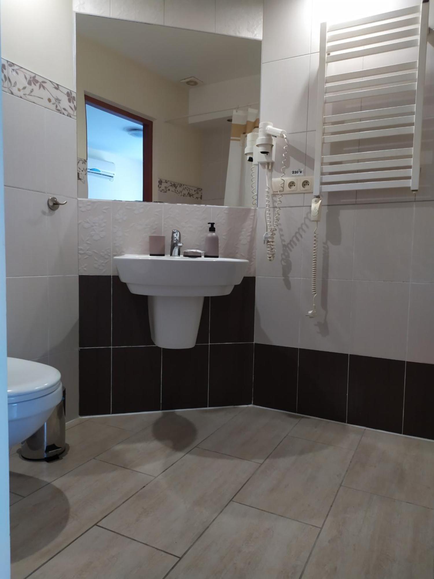 Euro Motel Lyuboml Ngoại thất bức ảnh