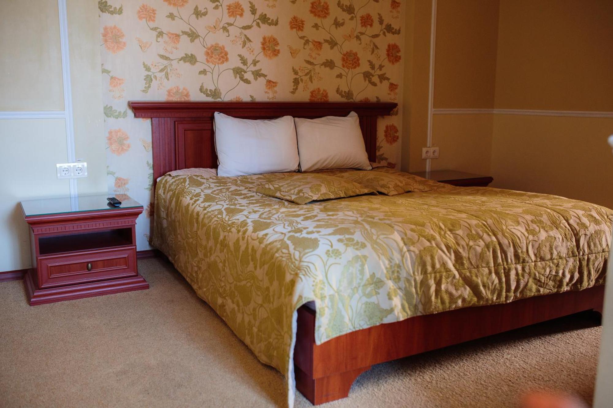 Euro Motel Lyuboml Ngoại thất bức ảnh